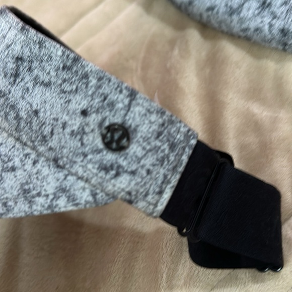 Shorts and visor set - Picture 11 of 11